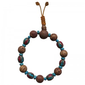 Natural and decorated beads bracelet