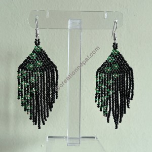 Star pattern frills black small earring