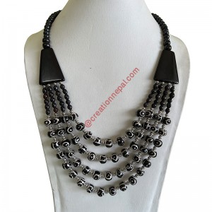 Imitation black and white necklace