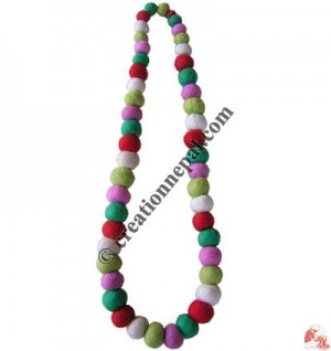 Felt necklace 1