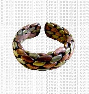 Beaten fingerring