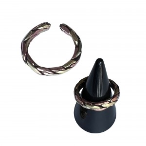 Beaten fingerring
