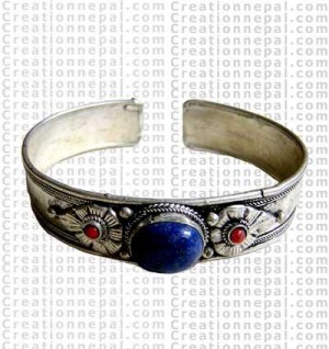 One stone Tibetan bangle