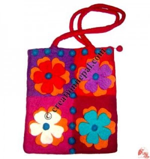 Four-patch felt bag