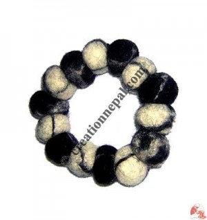 Tie-dye felt bracelet 33