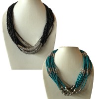 Metal and pote beads round necklace