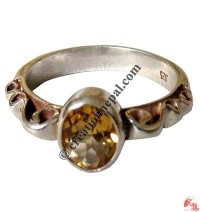 Silver-golden topaz finger ring