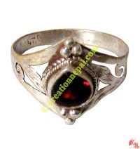 Silver-Garnet finger ring1