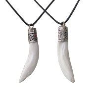 Teeth design conch shell pendent