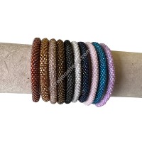 Solid color shiny glass beads bracelet