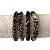 Shiny dark beads assorted bracelet