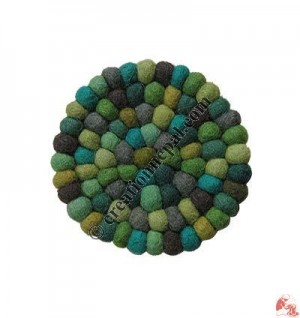 Felt balls tea coaster2